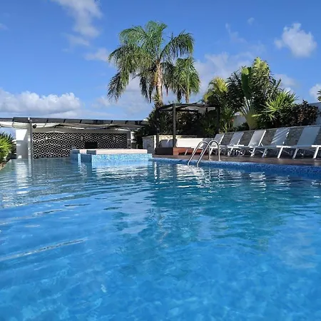 King Suite With Balcony, Pool, Gym And Sauna